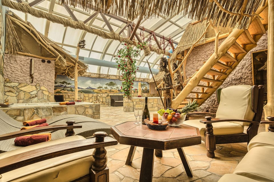Sauna, hot tub, steam room, Turkish bath, body treatments, aromatherapy