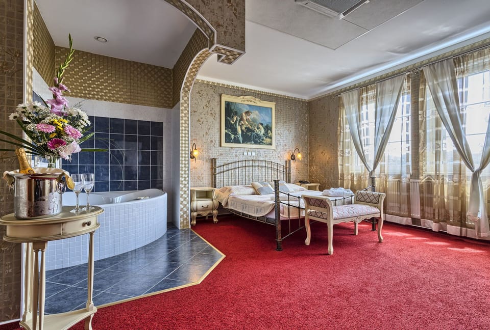 Luxury Double Room | In-room safe, individually decorated, individually furnished, desk