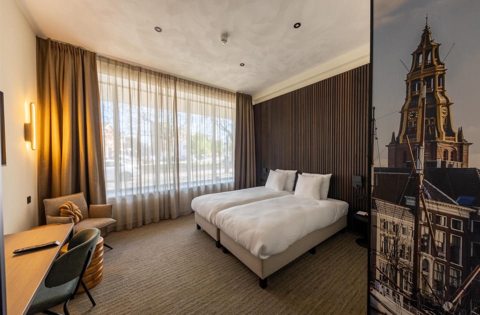 Standard Room, 2 Twin Beds, Non Smoking | In-room safe, desk, iron/ironing board, free WiFi