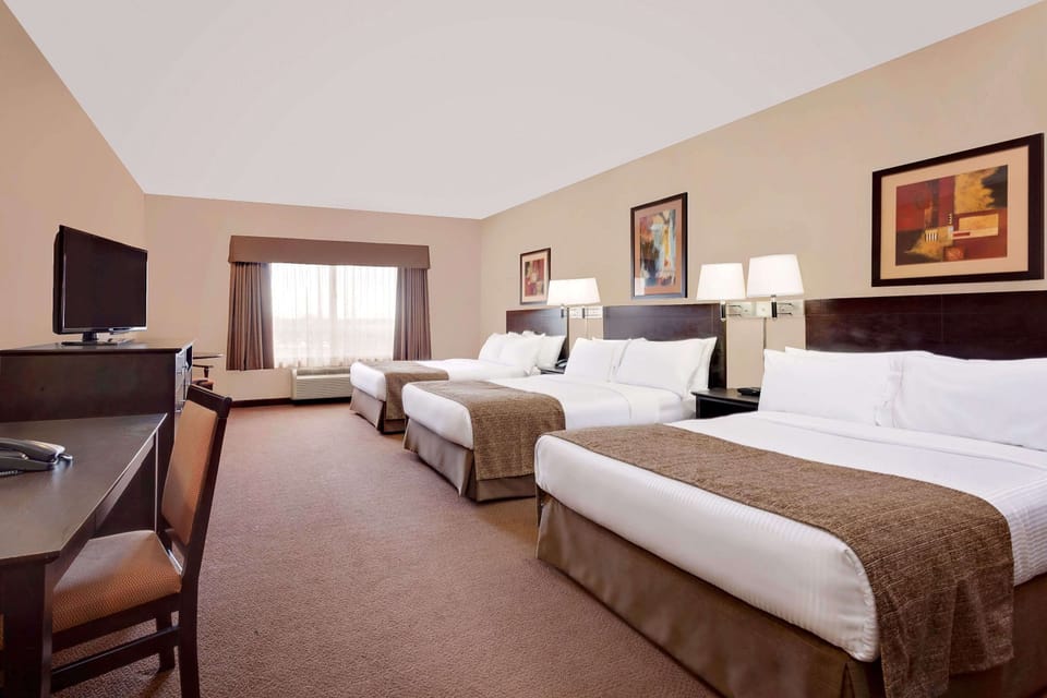 Room, 3 Double Beds, Non Smoking | Desk, iron/ironing board, rollaway beds (surcharge), WiFi (free)