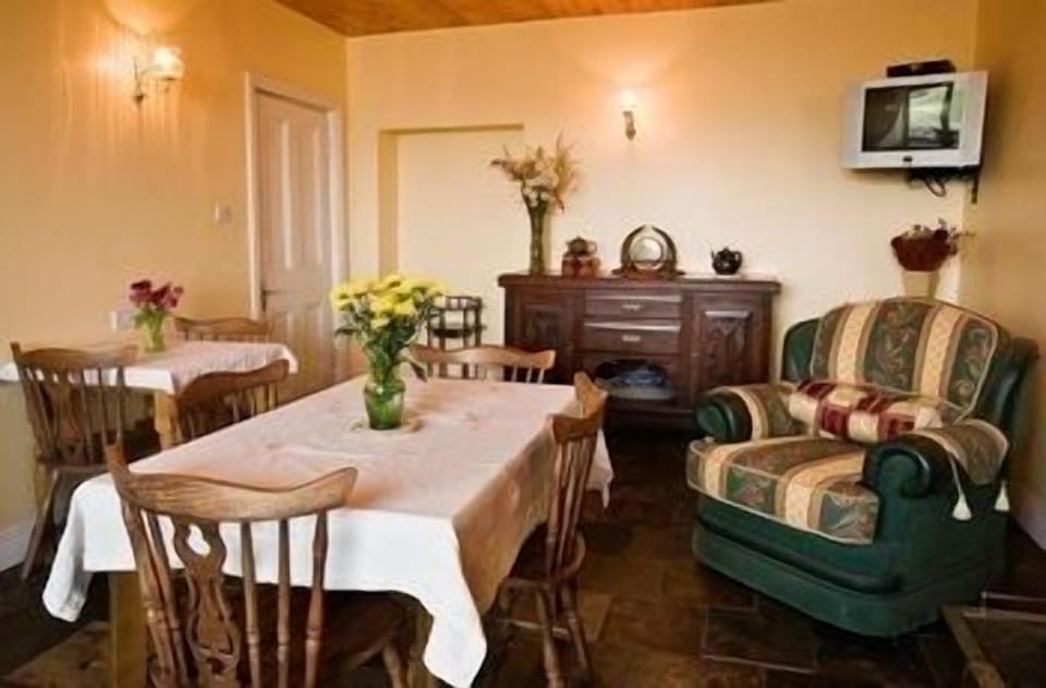 Free daily full breakfast