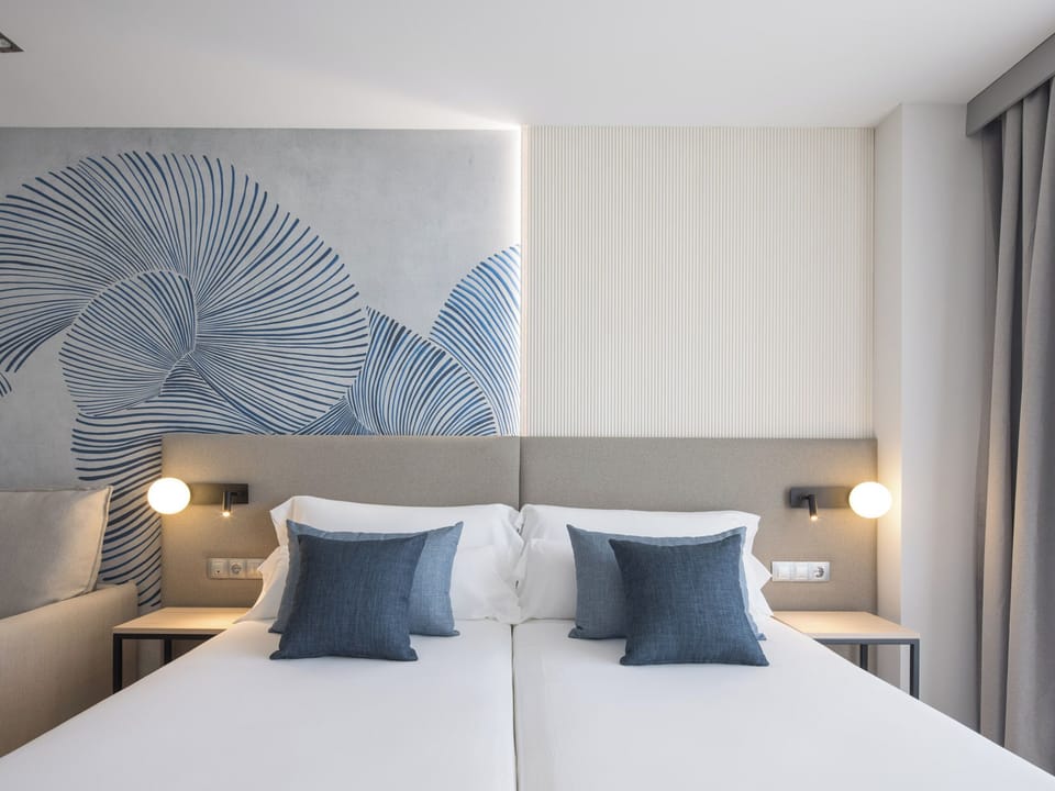 In-room safe, desk, cribs (free), WiFi (free)