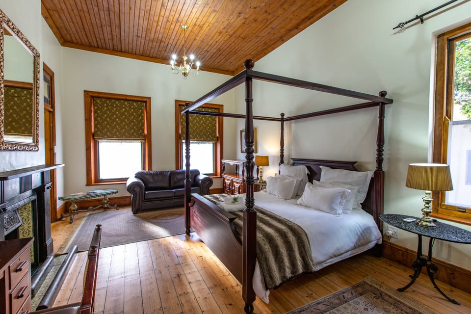 Premier Double or Twin Room, 1 King Bed | Premium bedding, minibar, in-room safe, individually decorated