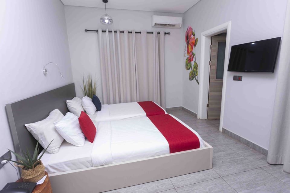 Standard Double Room, 1 Queen Bed | Minibar, in-room safe, cribs (surcharge), WiFi (free)