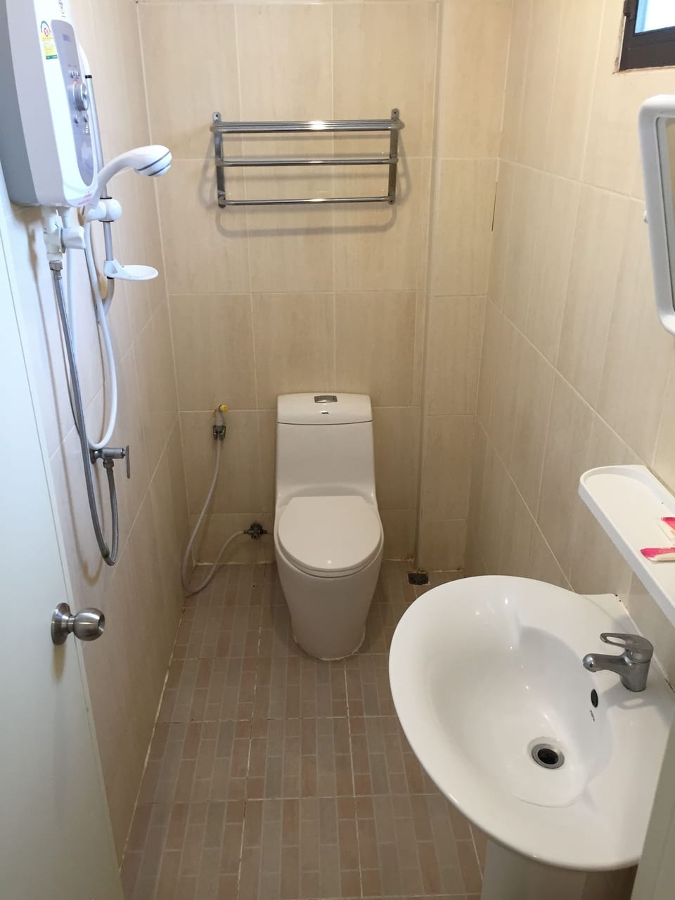 Shower, towels