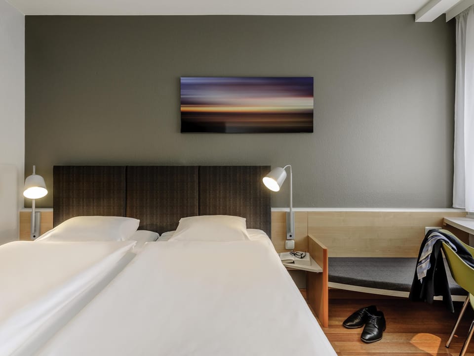 Standard Room, 2 Twin Beds | Hypo-allergenic bedding, pillowtop beds, desk, blackout drapes