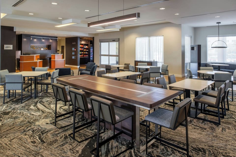 Lobby lounge