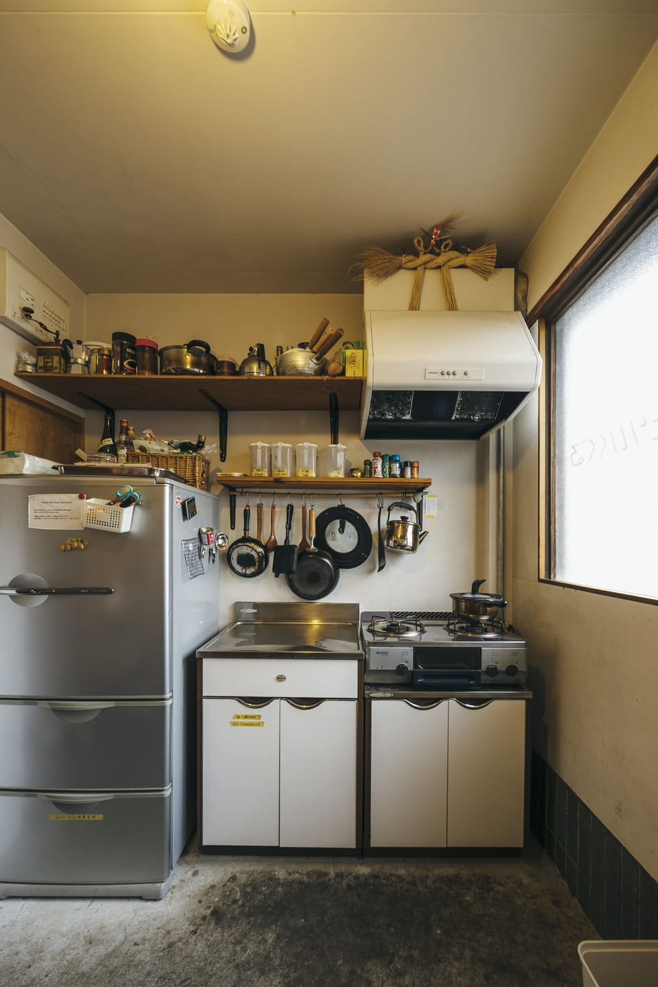 Shared fridge, shared microwave, cookware/dishes/utensils