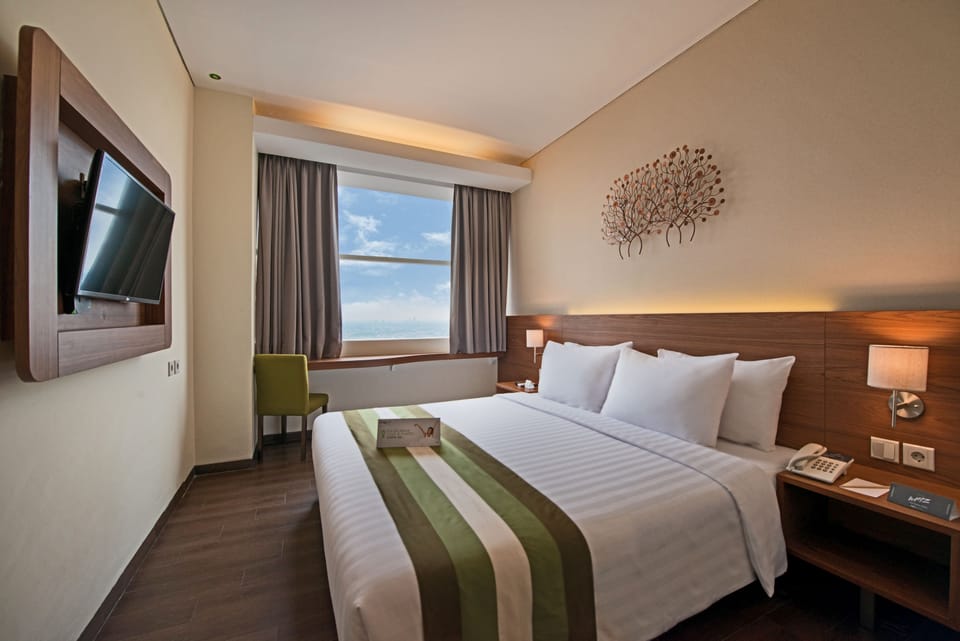 In-room safe, desk, iron/ironing board, free WiFi