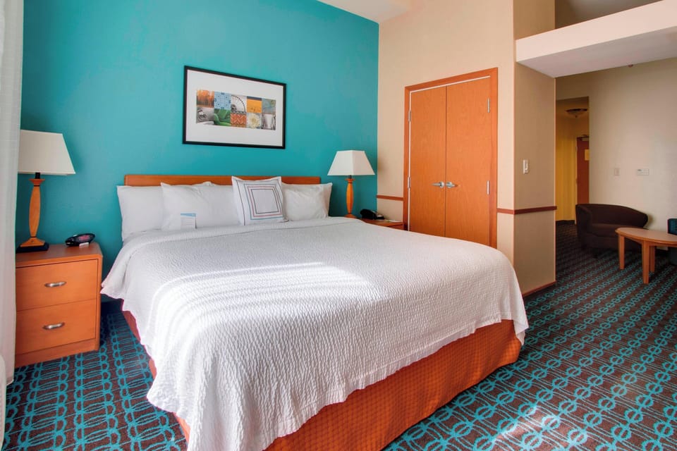 Premium bedding, pillowtop beds, desk, laptop workspace