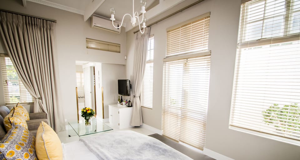 Luxury Room, Garden View | 1 bedroom, premium bedding, pillowtop beds, minibar