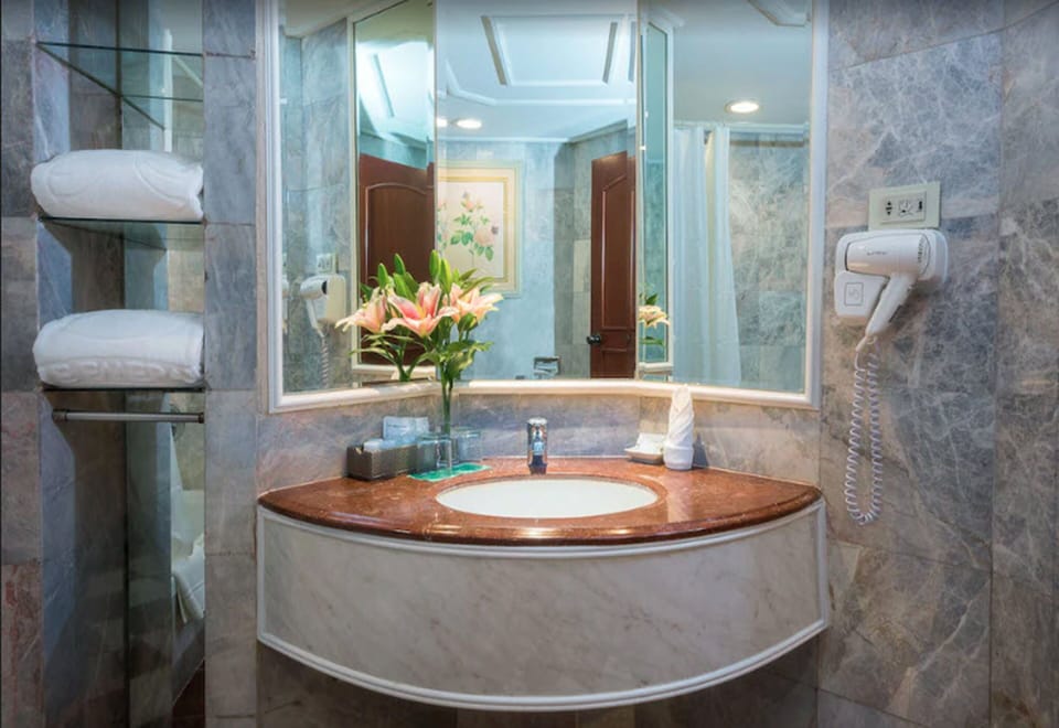 Superior Room | Bathroom sink