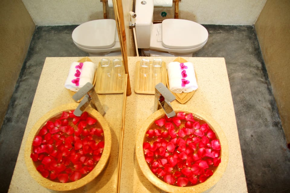 Superior Double Room, 1 Double Bed | Bathroom | Shower, free toiletries, hair dryer, slippers