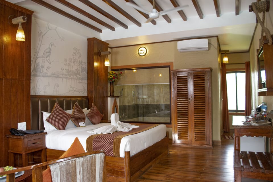 Premium bedding, in-room safe, desk, iron/ironing board