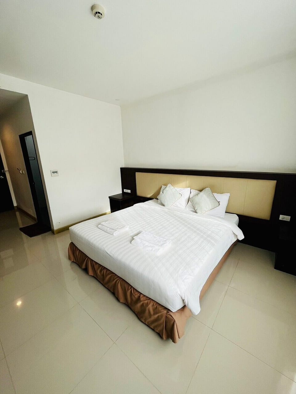 Superior Room Double Bed 2nd,3rd Floor | Desk, blackout drapes, free WiFi, bed sheets