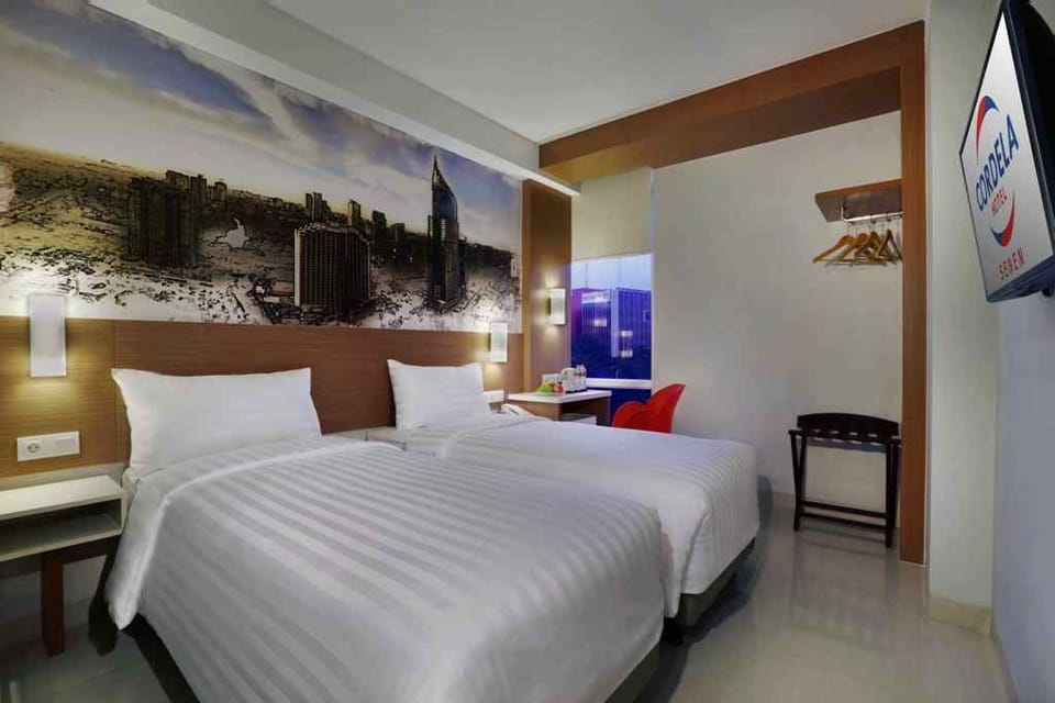Deluxe Twin Room | In-room safe, desk, free WiFi, bed sheets