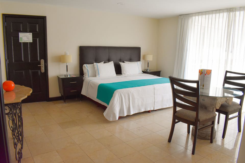Family Suite | Premium bedding, in-room safe, desk, blackout drapes