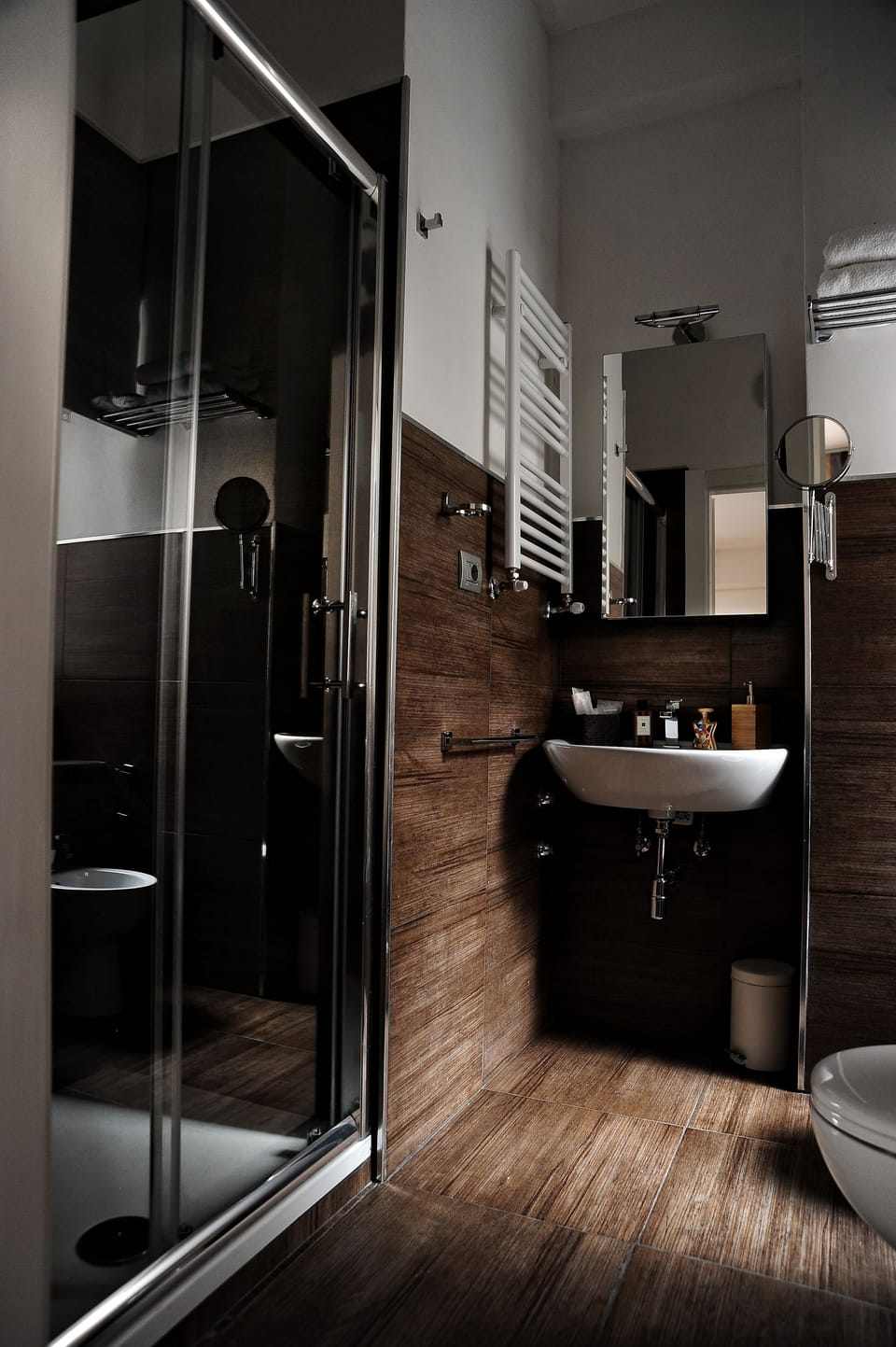 Deluxe Room, Balcony | Bathroom | Shower, free toiletries, hair dryer, slippers