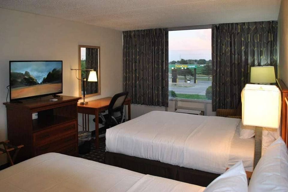 In-room safe, desk, laptop workspace, iron/ironing board
