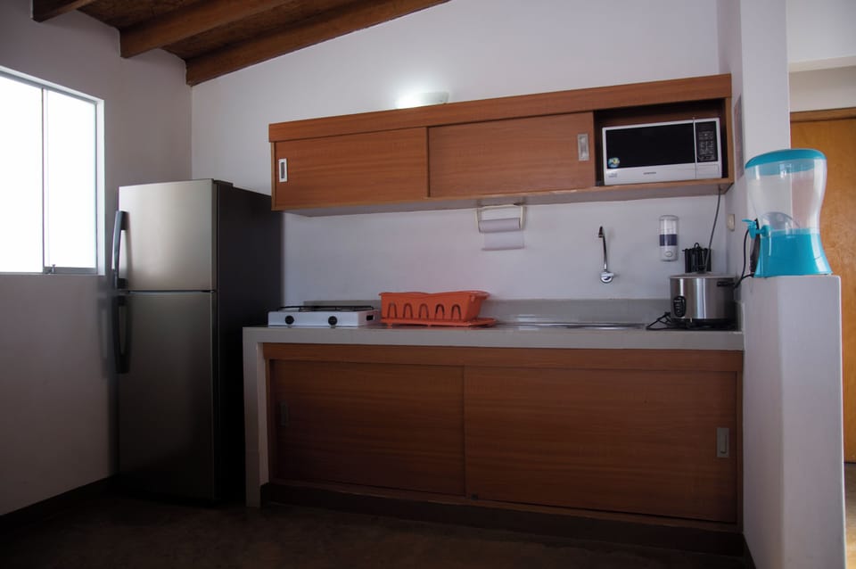 Bungalow, Kitchenette, Pool View | Private kitchenette