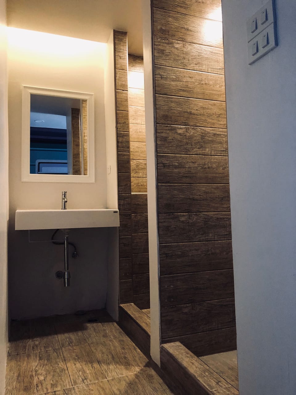 Basic Single Room, 1 Twin Bed, Non Smoking, Shared Bathroom | Bathroom | Free toiletries, hair dryer, towels