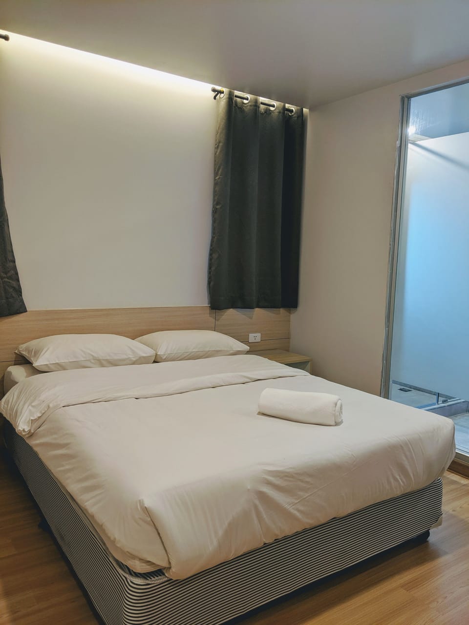 1 bedroom, in-room safe, desk, free WiFi