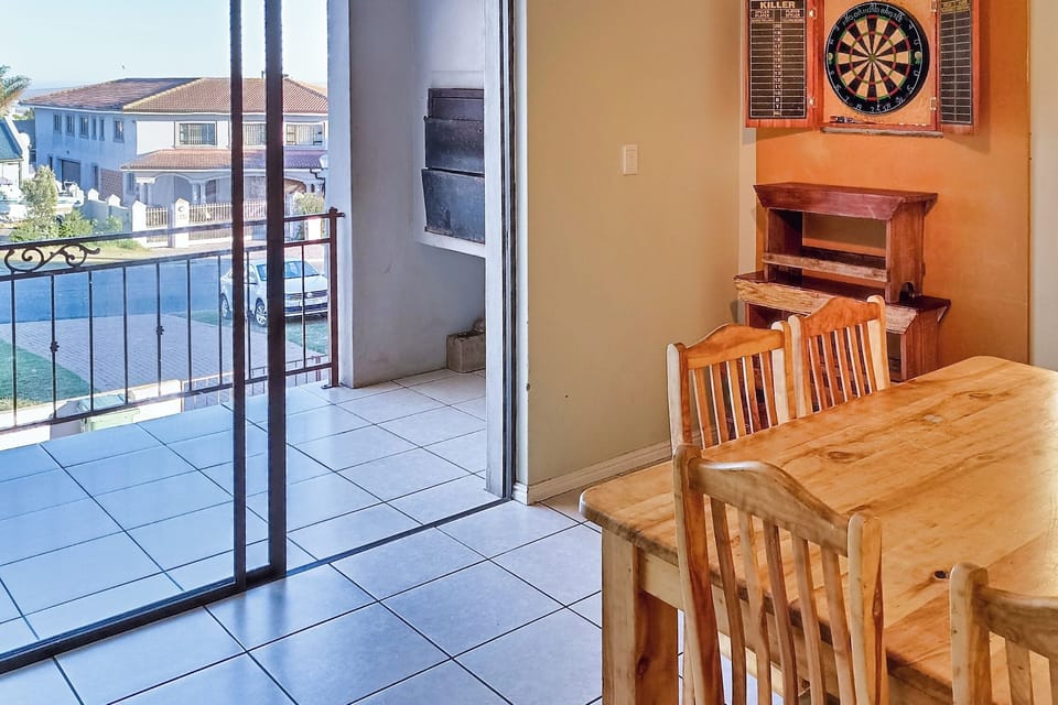 Comfort House, 3 Bedrooms, Non Smoking, Ocean View (11 Kian's Place) | Dining