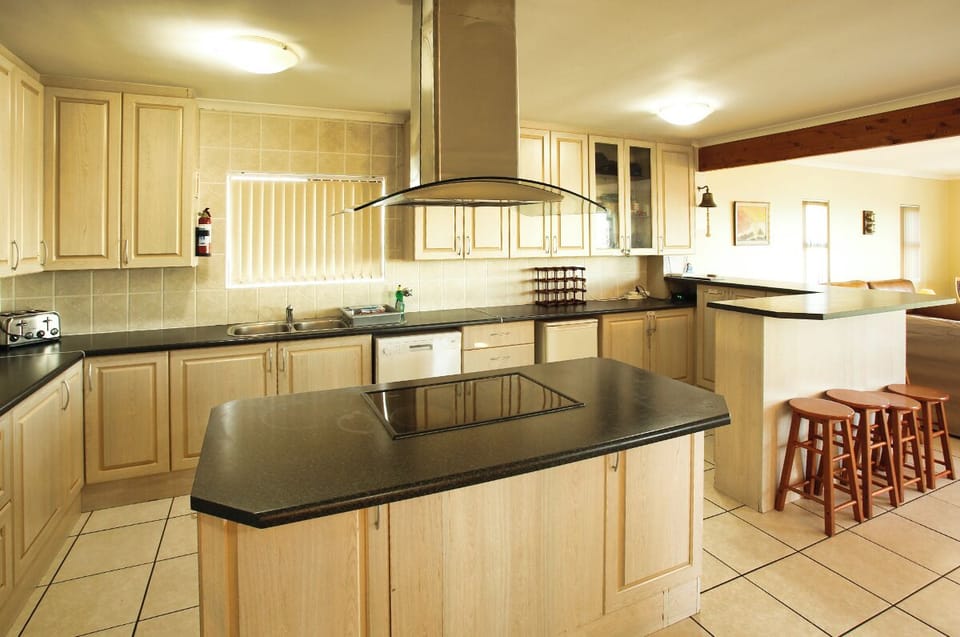 Comfort House, 3 Bedrooms, Non Smoking, Ocean View (11 Kian's Place) | Private kitchen | Full-size fridge, microwave, oven, stovetop