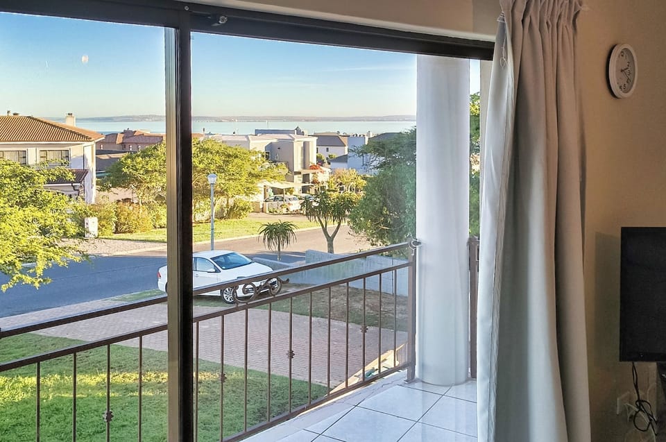 Comfort House, 3 Bedrooms, Non Smoking, Ocean View (11 Kian's Place) | Terrace/patio