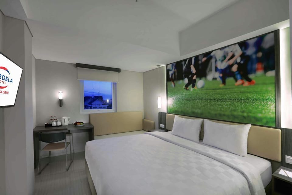 Deluxe Room | Living room | LED TV