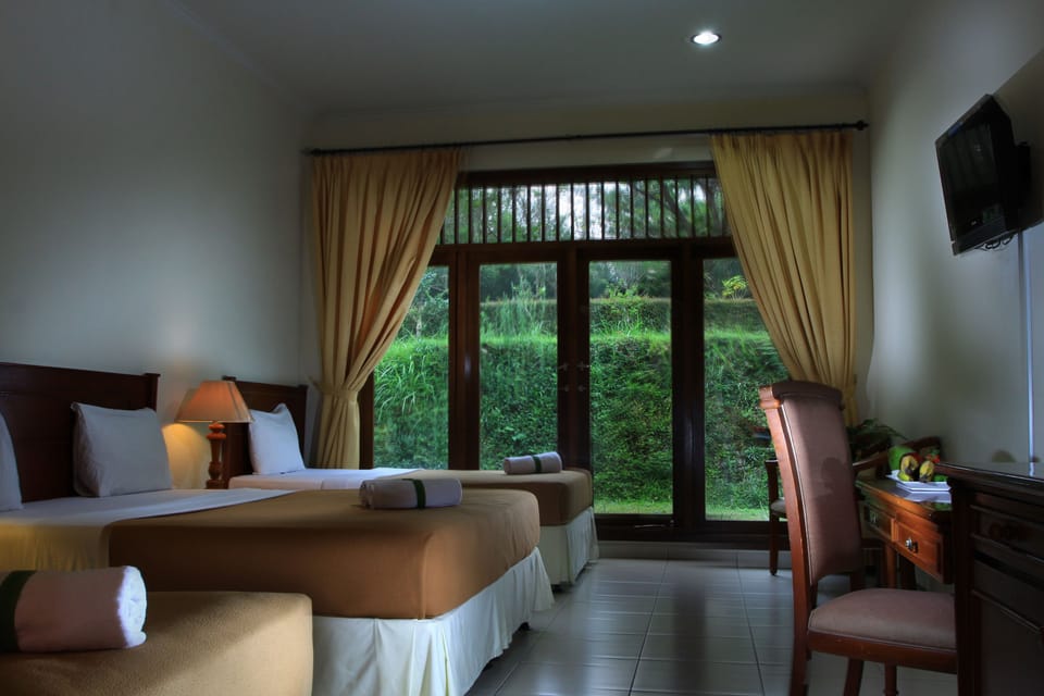 Family Room Non-Ac | Premium bedding, desk, free WiFi