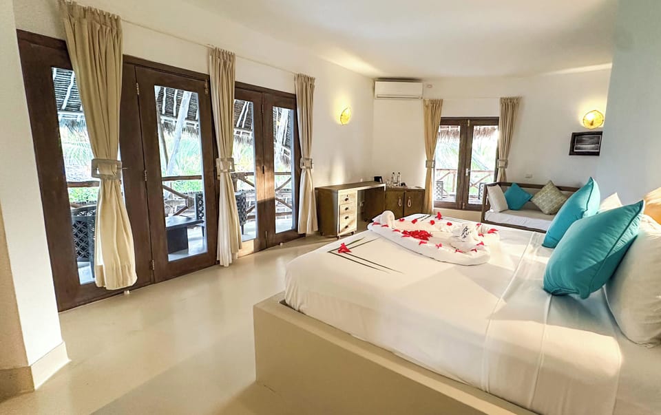 Superior Room | Premium bedding, minibar, individually decorated, individually furnished