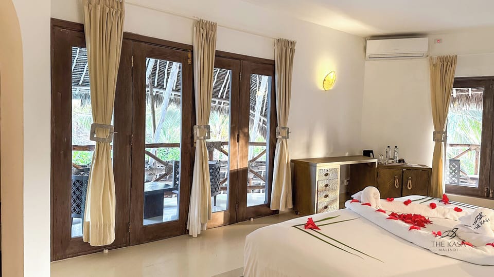 Premium bedding, minibar, individually decorated, individually furnished