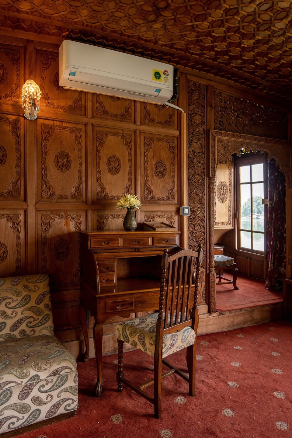 Kohinoor Lake View Suite with Private Jacuzzi | Lake view