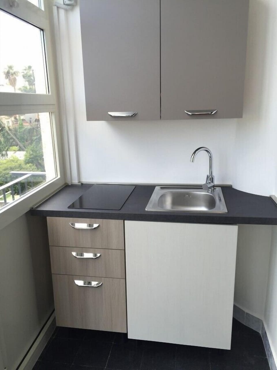 Panoramic Studio Suite, Garden View | Private kitchenette | Fridge, microwave