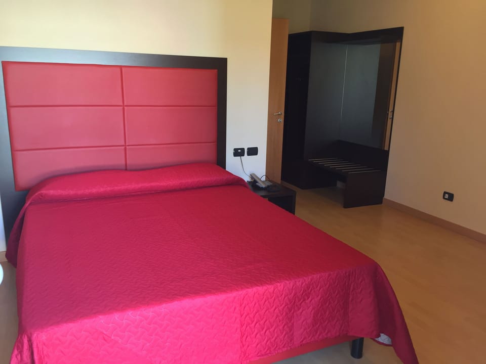 Minibar, in-room safe, desk, soundproofing