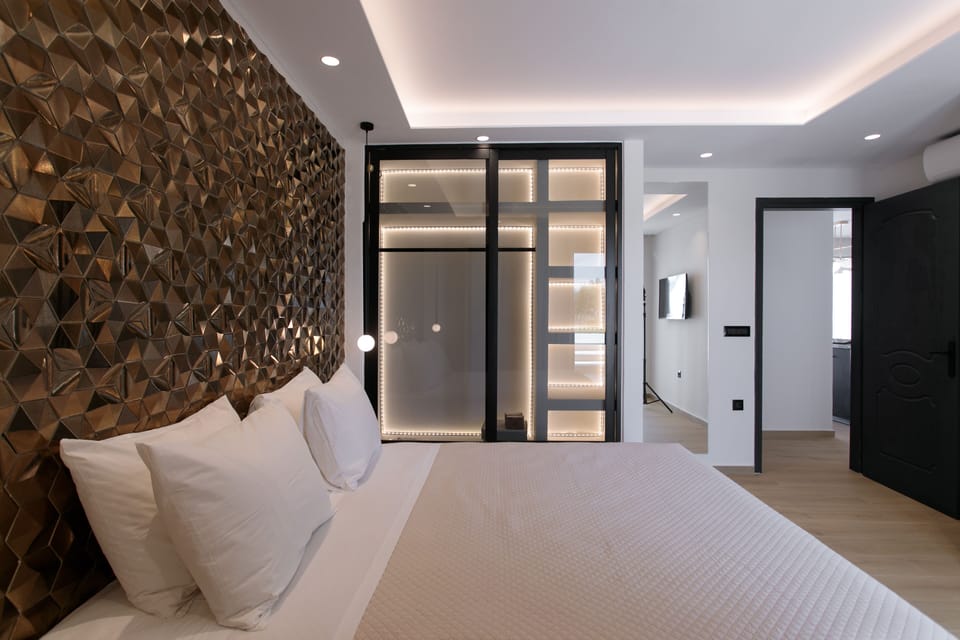 2 Bedroom Golden Suite with Private Pool | Egyptian cotton sheets, premium bedding, in-room safe