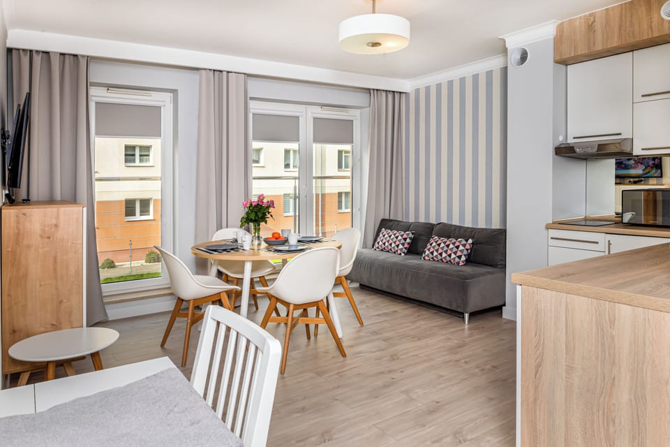 Apartment, 1 Bedroom | 1 bedroom, soundproofing, cribs/infant beds, bed sheets