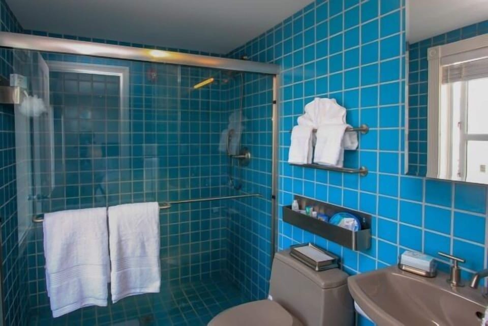 Free toiletries, hair dryer, bathrobes, towels