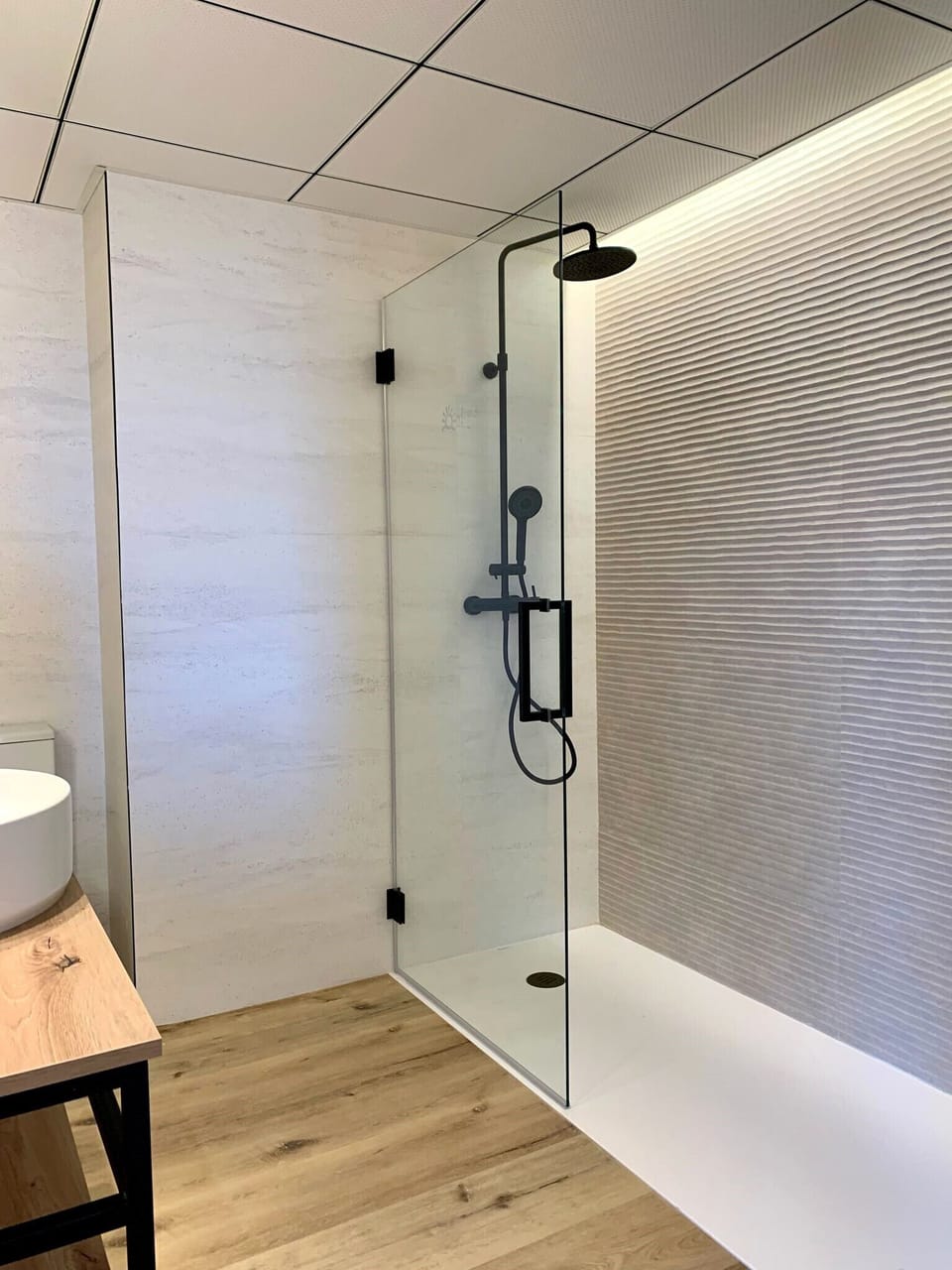 Bathtub, deep soaking tub, eco-friendly toiletries, hair dryer