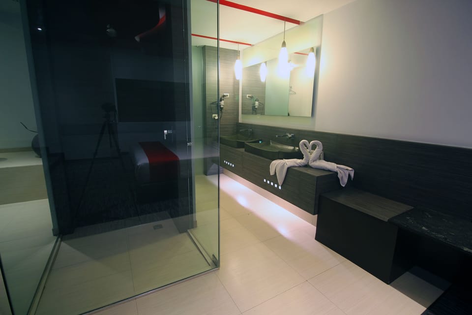 Suite, 1 King Bed, Private Pool | Bathroom | Shower, free toiletries, towels