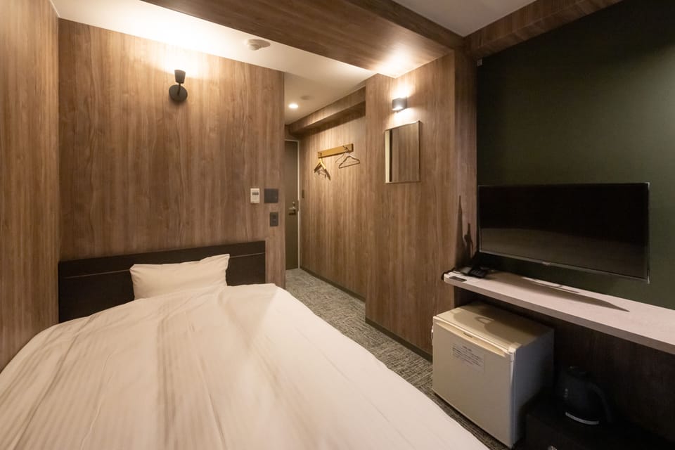 Junior Single Room, Non Smoking | Free WiFi, bed sheets