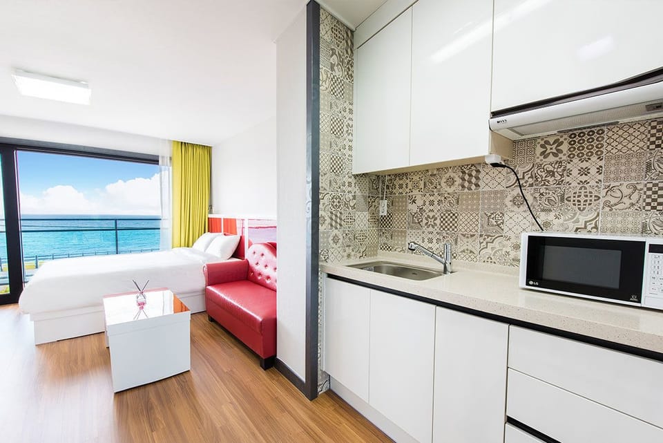 Room A (10py) | Blackout drapes, free WiFi, bed sheets