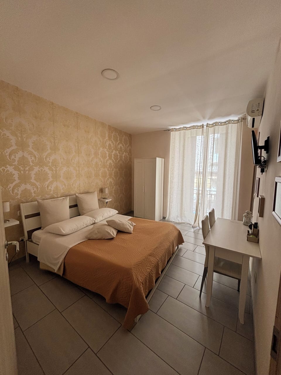 Standard Double Room, 1 Double Bed | Premium bedding, in-room safe, individually decorated