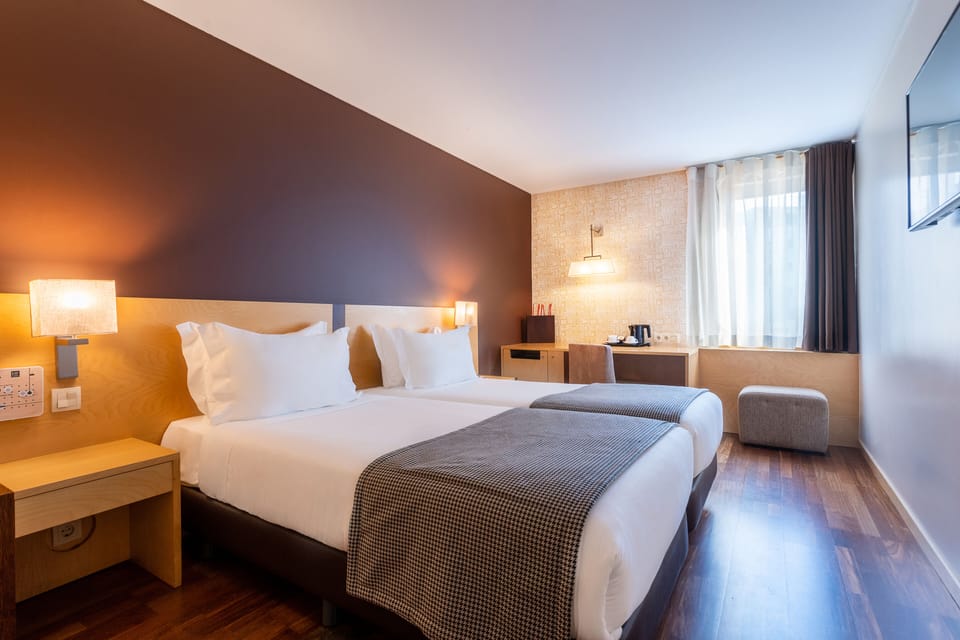 Minibar, in-room safe, desk, free WiFi