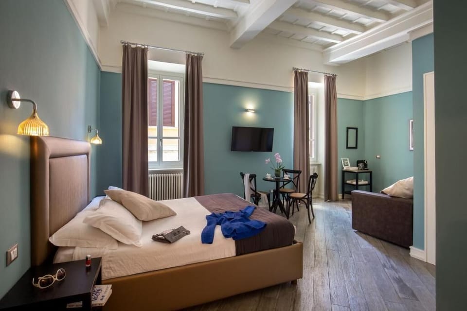 Junior Suite | Premium bedding, minibar, in-room safe, soundproofing