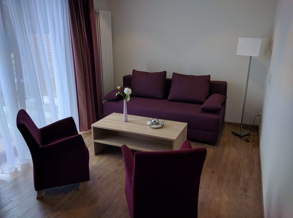 Suite | Living area | Flat-screen TV