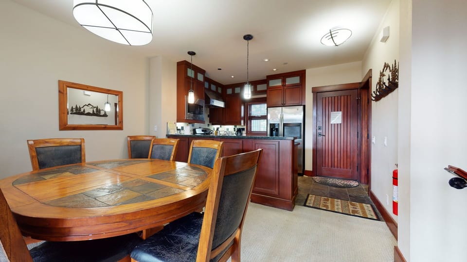 Townhome, 3 Bedrooms | Private kitchen | Fridge, microwave, oven, dishwasher