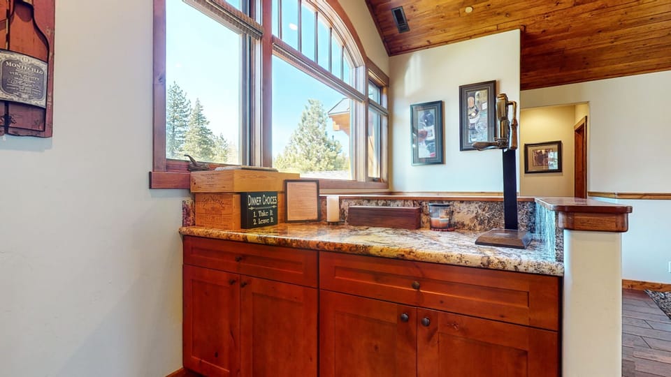 House, 4 Bedrooms | Private kitchen | Fridge, microwave, oven, dishwasher