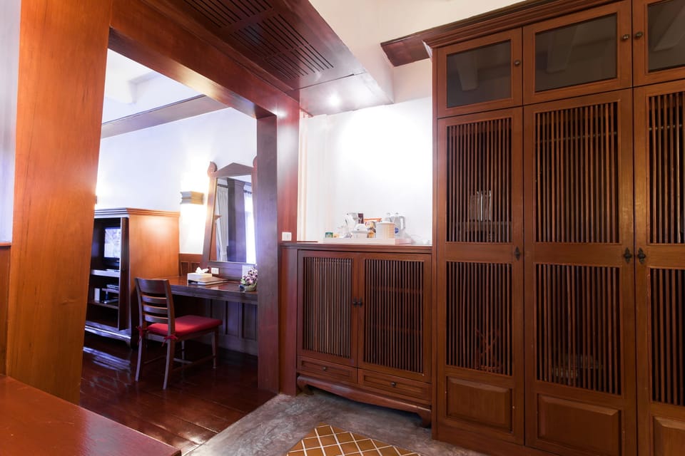 Deluxe Room, Pool Access | Premium bedding, Select Comfort beds, minibar, in-room safe